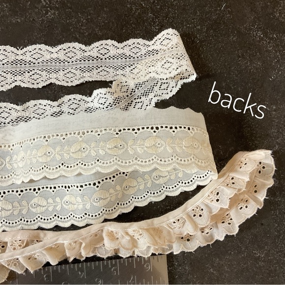 Vintage ecru scalloped embroidered ruffled & flat eyelet fabric trims + lace - Picture 4 of 4
